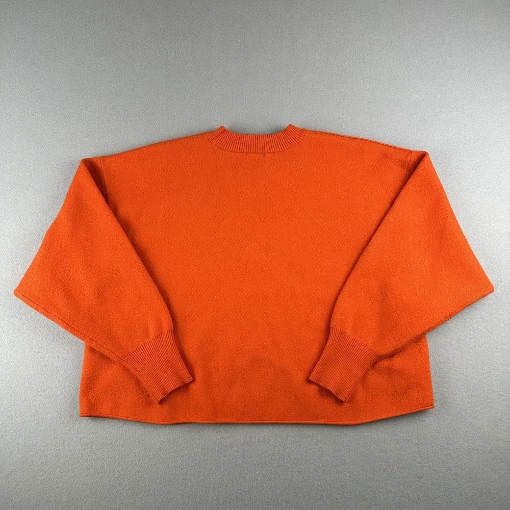 Lumiere‎ Women's Orange Crewneck Cropped Sweater Size Medium